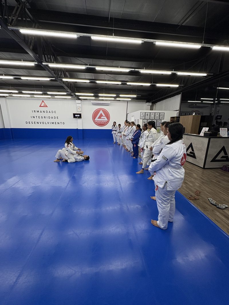Toda a turma GBF reunida no tatame da Gracie Barra Itaguaí